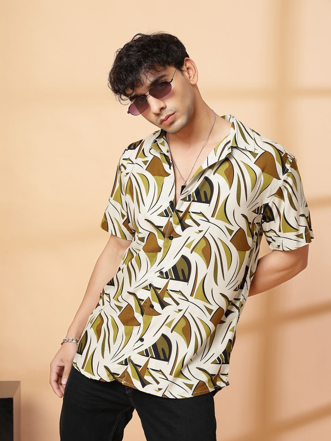 

Rigo Men Floral Opaque Printed Casual Shirt, Multi