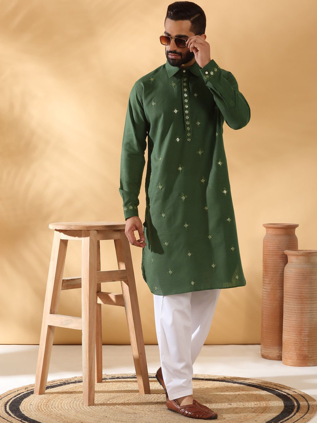 

KRAFT INDIA LUXE Men Ethnic Motifs Embroidered Regular Sequinned Kurta with Salwar, Green