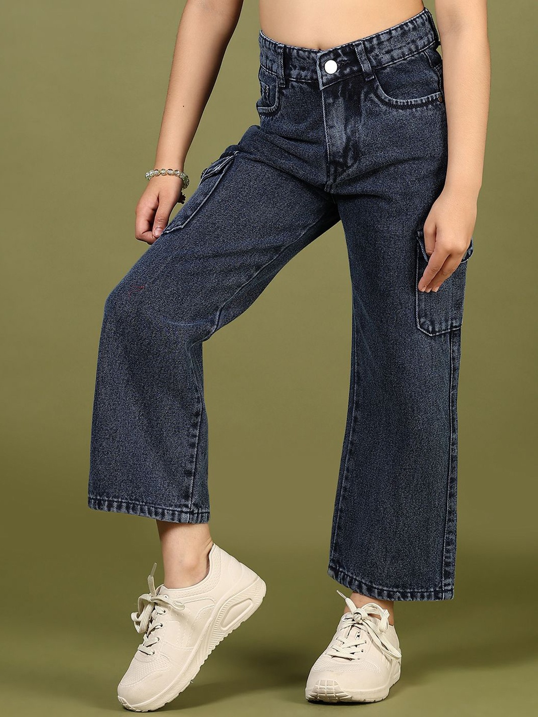 

V-Mart Girls Light Fade Jeans, Blue