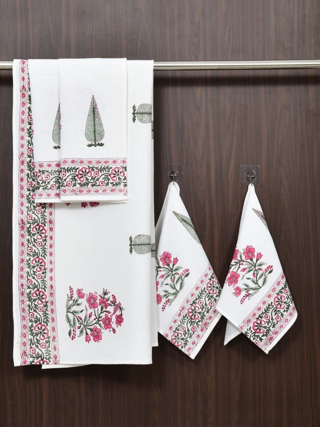 

BLOCKS OF INDIA Green & White 5 Piece Printed Cotton 210 GSM Towel Set