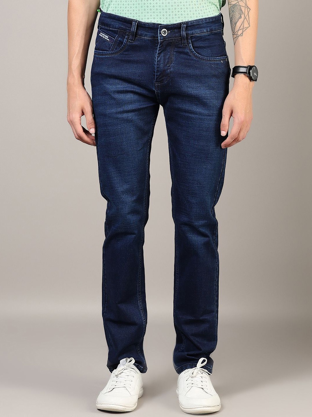 

V-Mart Men Slim Fit Light Fade Jeans, Blue
