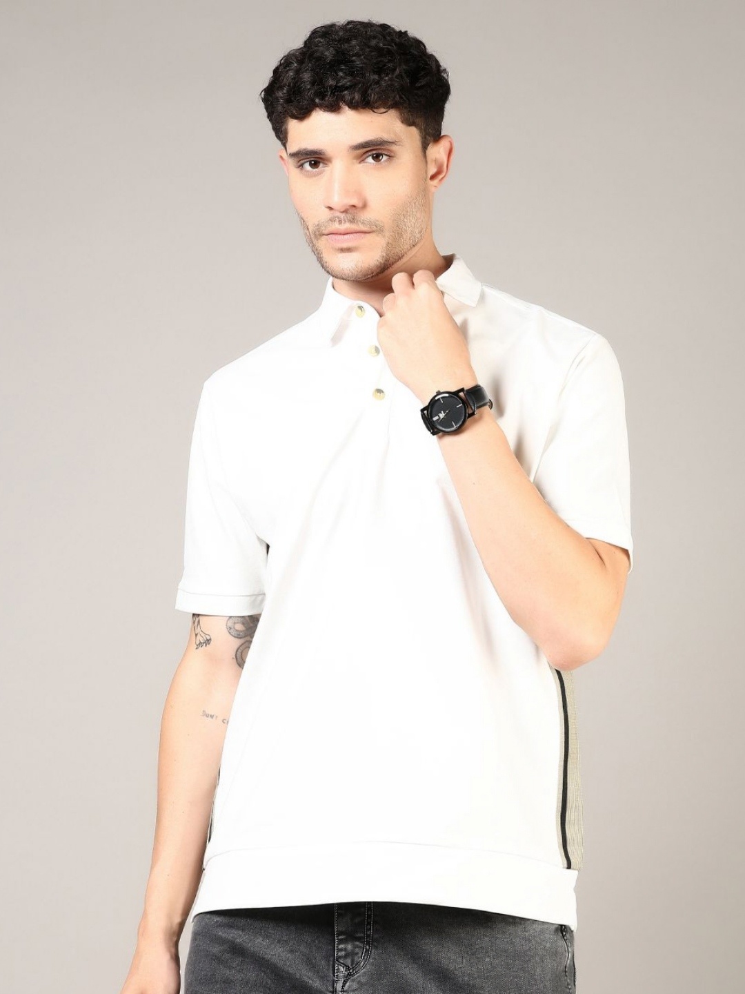 

V-Mart Men Printed Polo Collar T-shirt, White