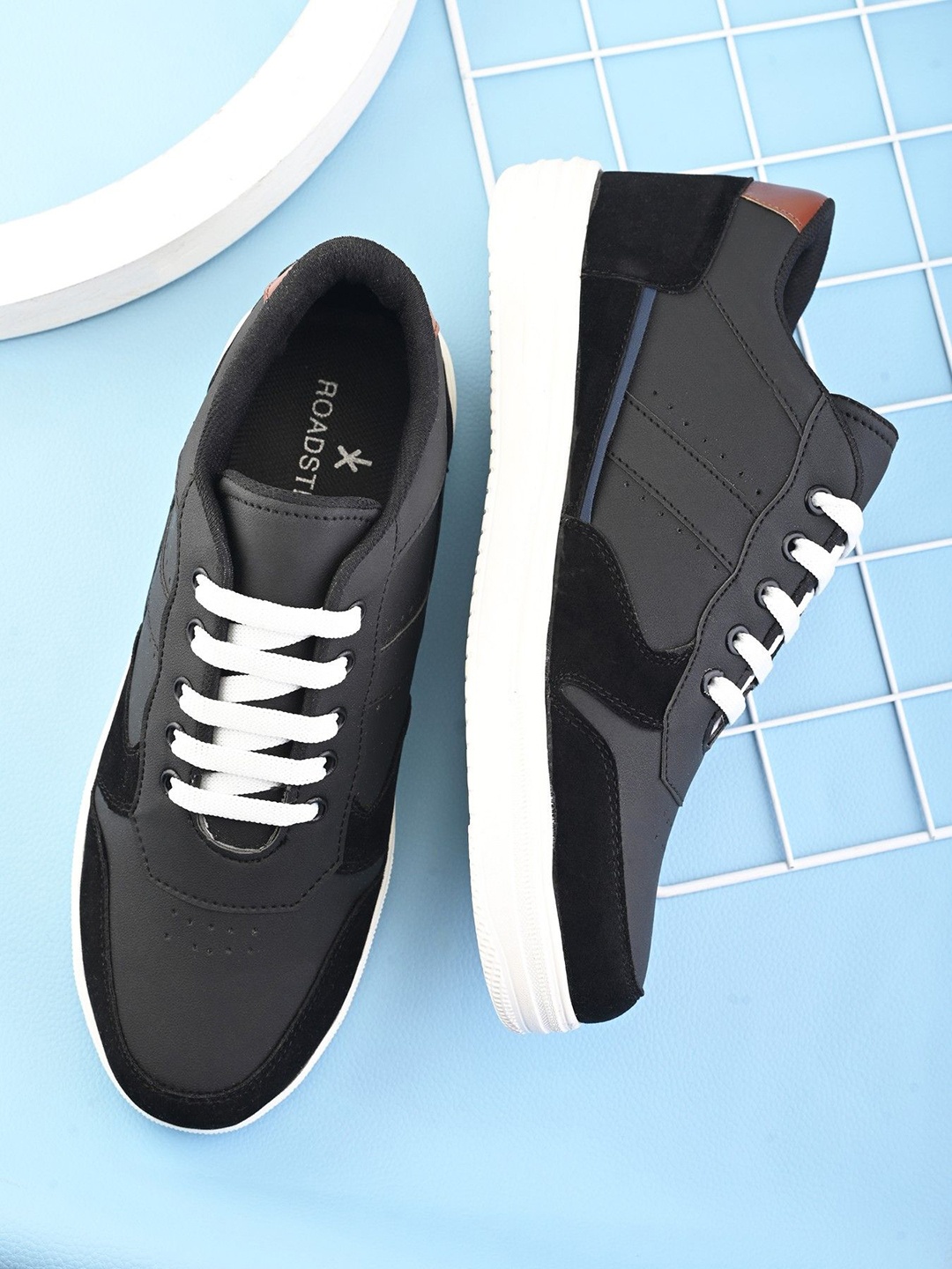 

The Roadster Lifestyle Co Comfrotable Anti Skid Outsole Sneakers, Black