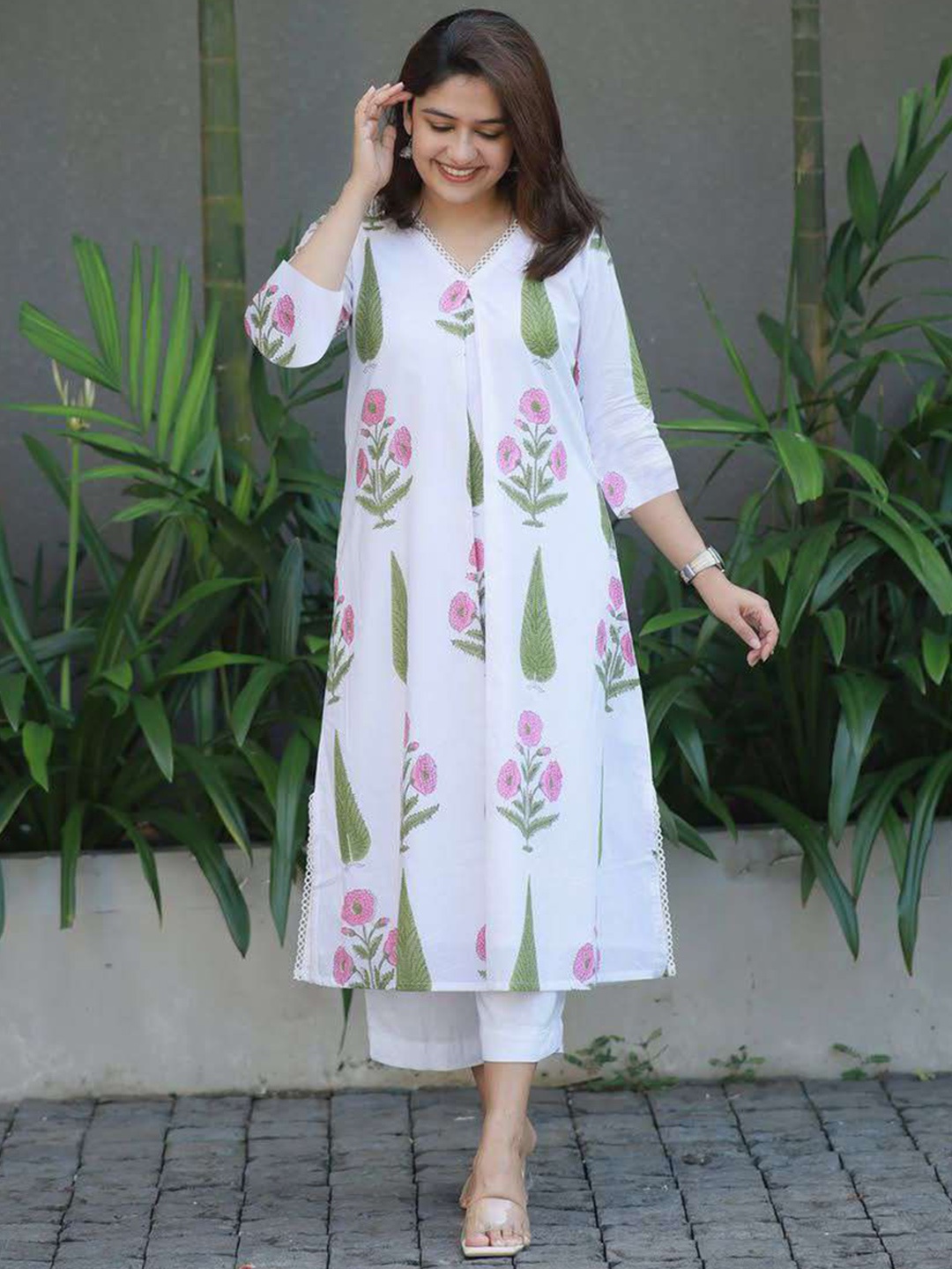 

Anni Designer Women Floral Printed Regular Kurta with Palazzos, White