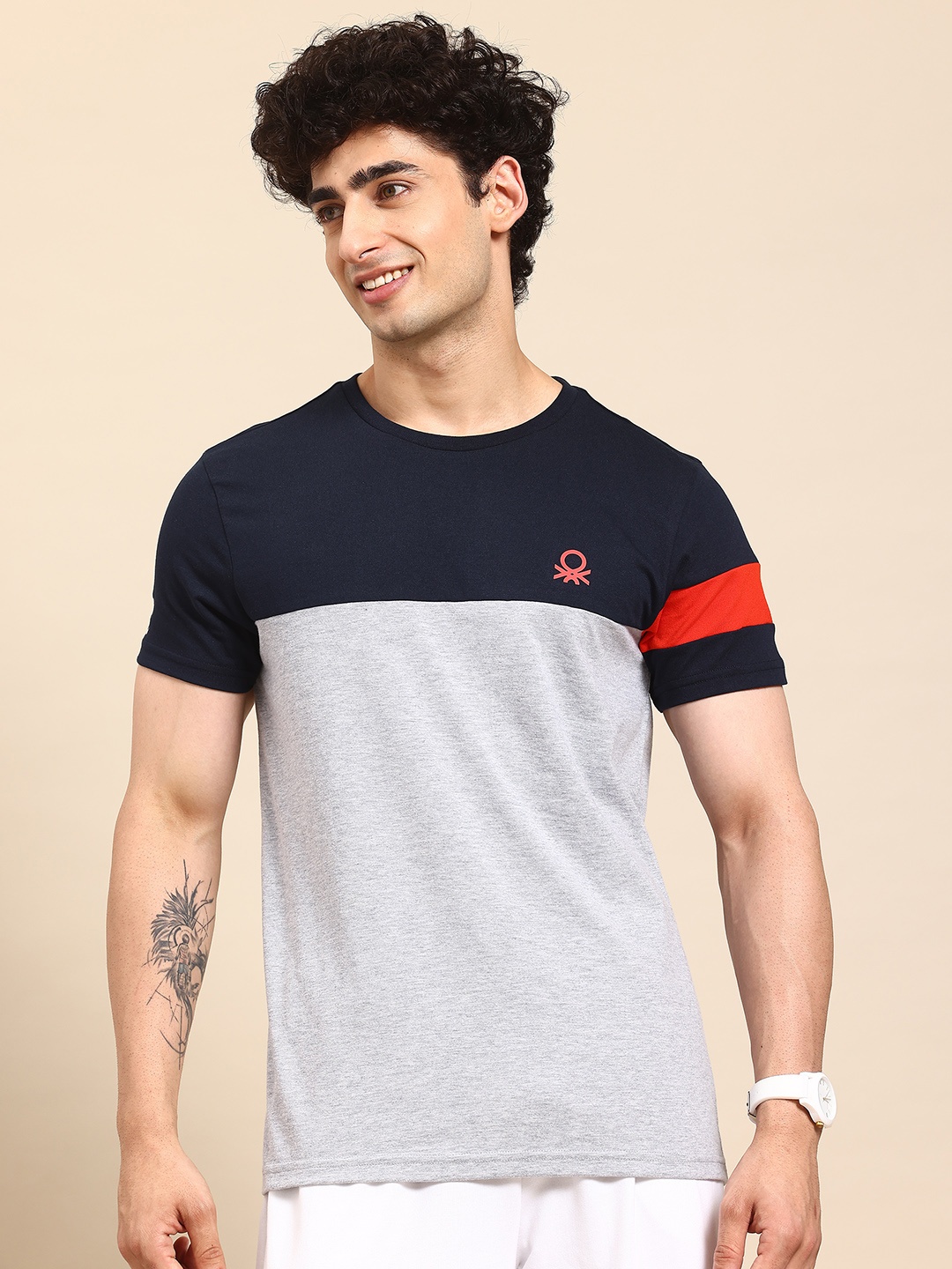 

United Colors of Benetton Colourblocked T-shirt, Navy blue