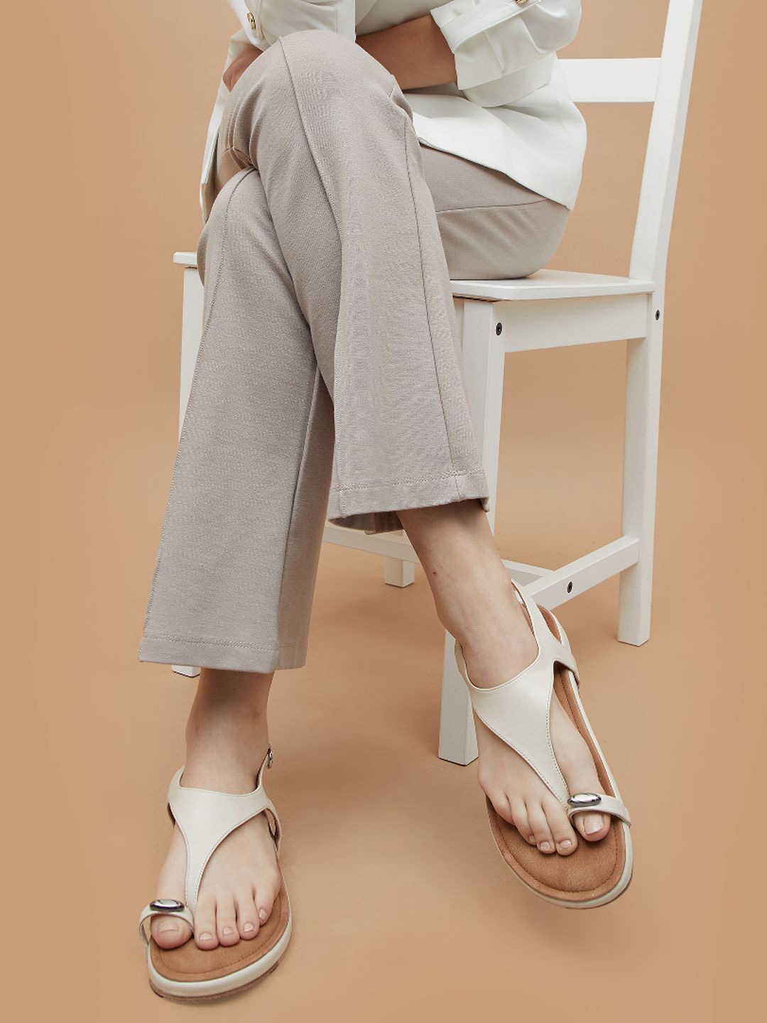 

CODE by Lifestyle Casual One Toe Flats, Off white