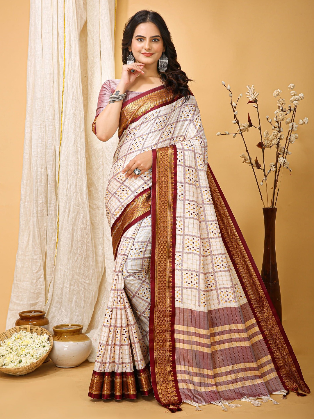 

Mitera Bandhani Zari Art Silk Banarasi Saree, Maroon