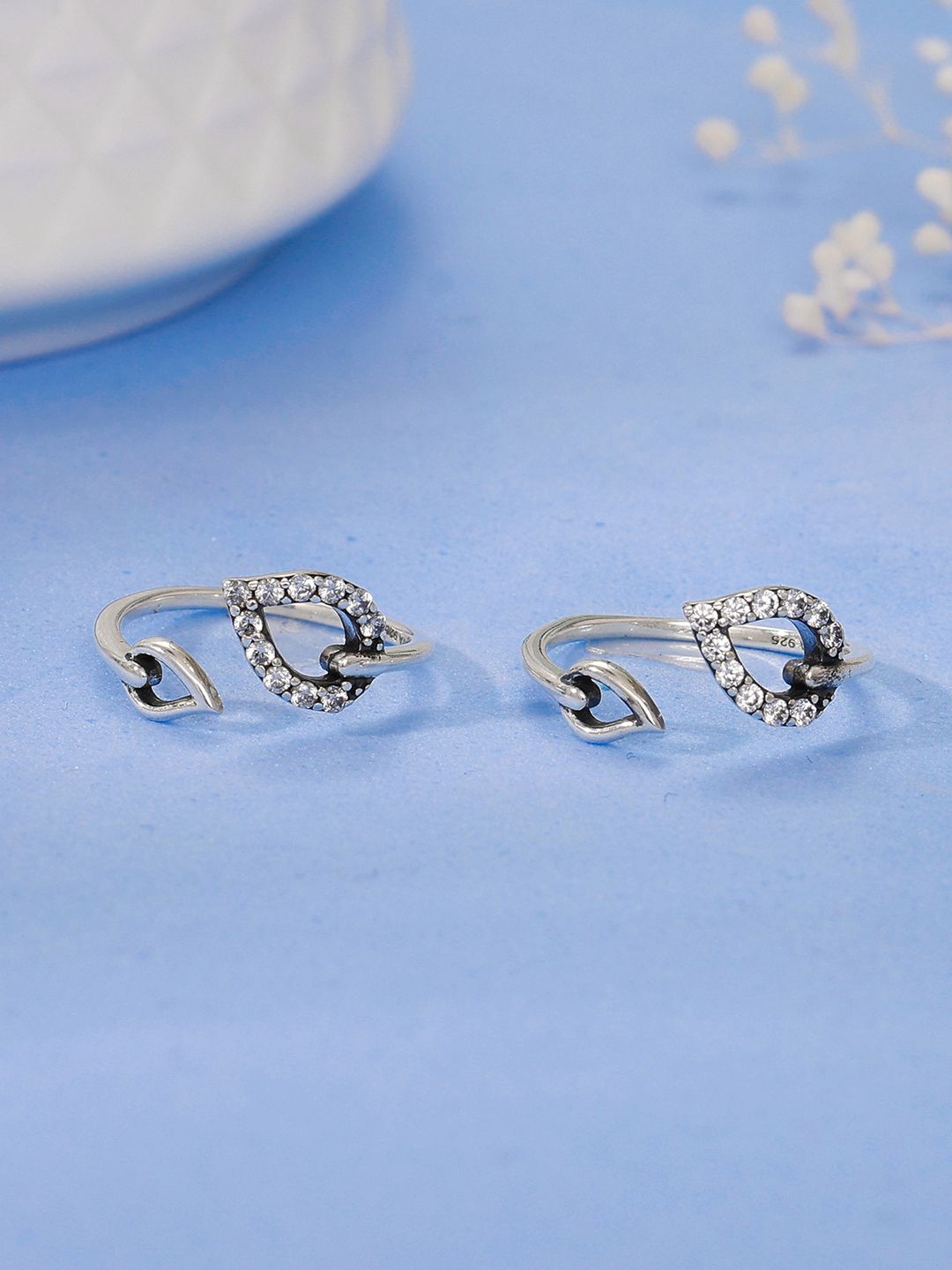 

GIVA Silver-Plated Oxidised Toe Rings