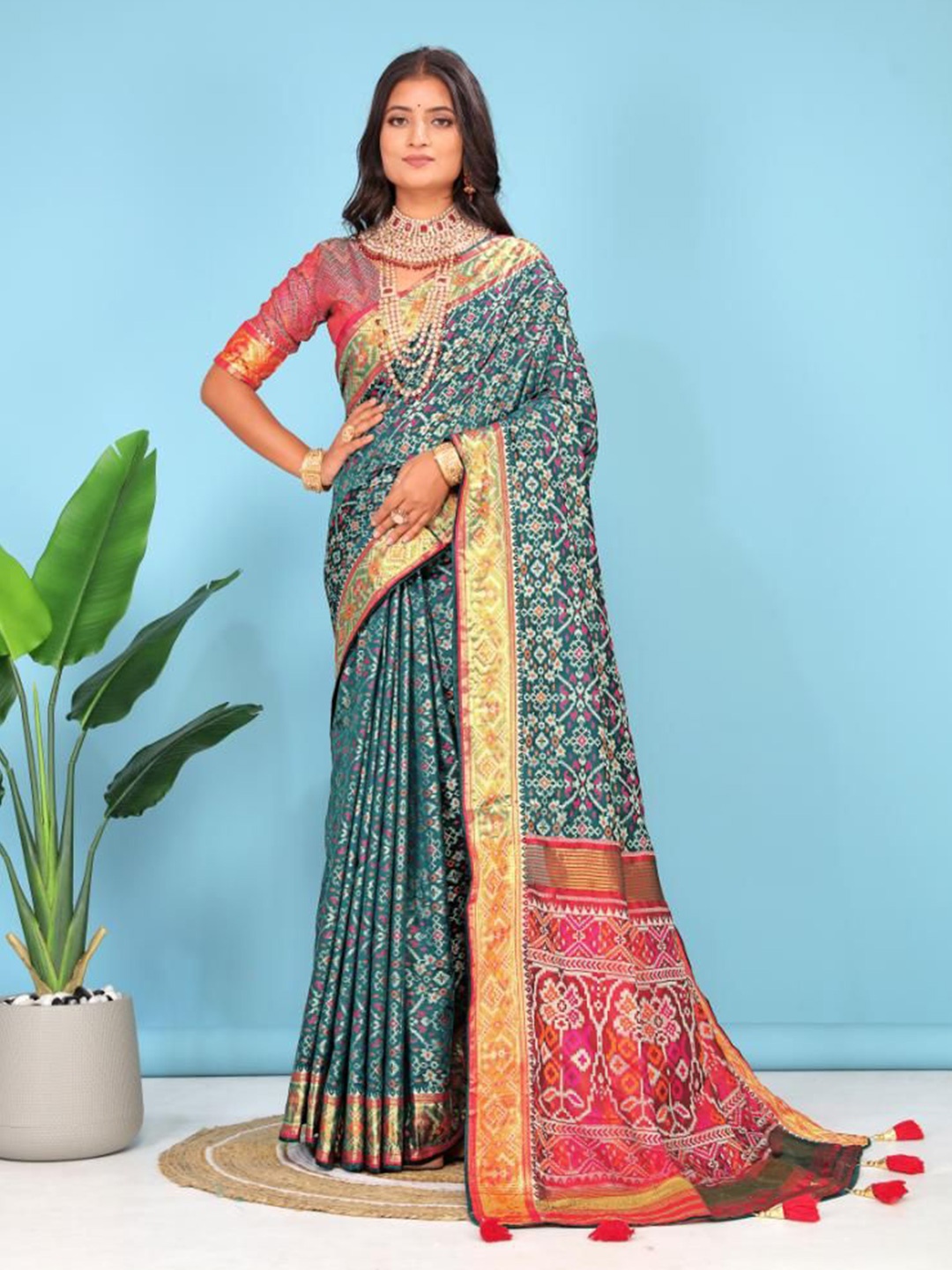 

jayant creation Ethnic Motifs Zari Pure Silk Patola Saree, Sea green