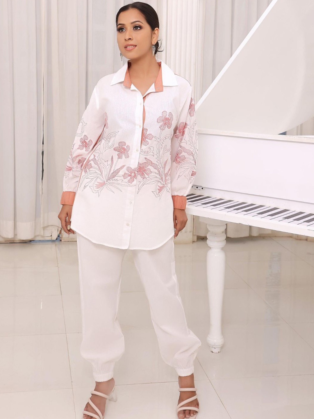 

Kaftanize Embroidery Tunic With Joggers Co-Ords, White