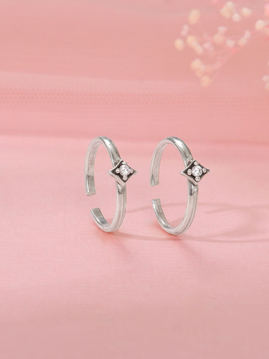 

GIVA Silver-Plated Oxidised Toe Rings