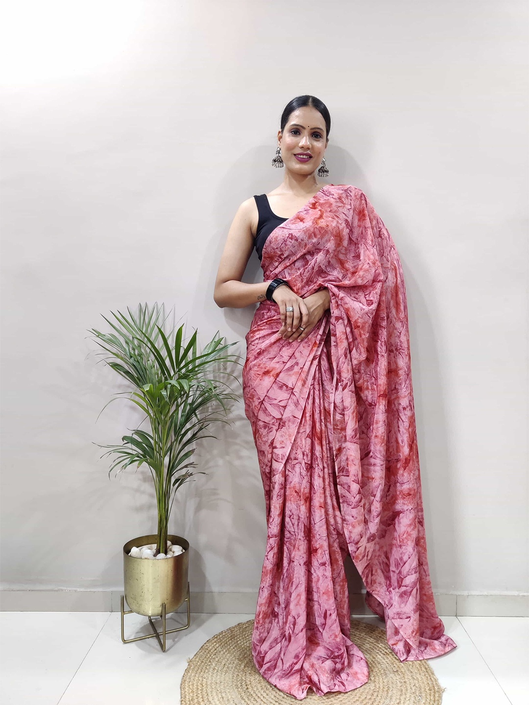 

HERE&NOW Tie and Dye Pure Georgette Jamdani Saree, Pink