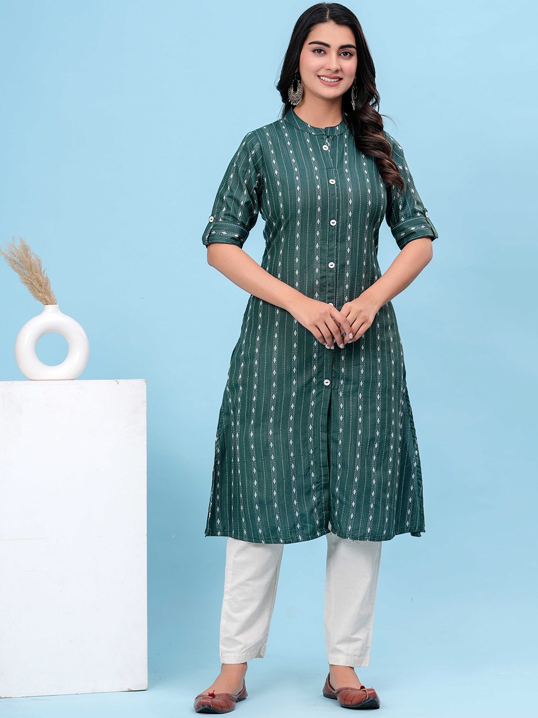 

HEARTLOOM Women Regular Pure Cotton Kurti with Trousers, Green