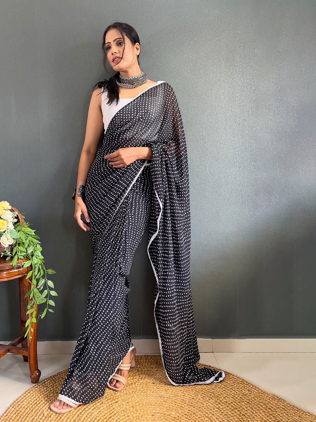 

Moda Rapido Striped Pure Georgette Saree, Black