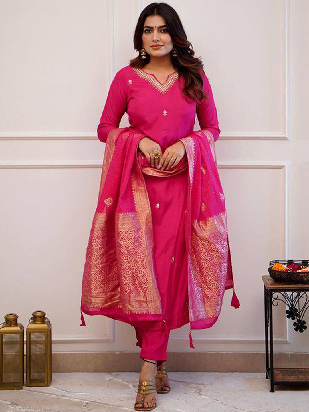 

Divyadham Textiles Women Ethnic Motifs Embroidered Regular Thread Work Chanderi Silk Kurta with Pyjamas &, Coral