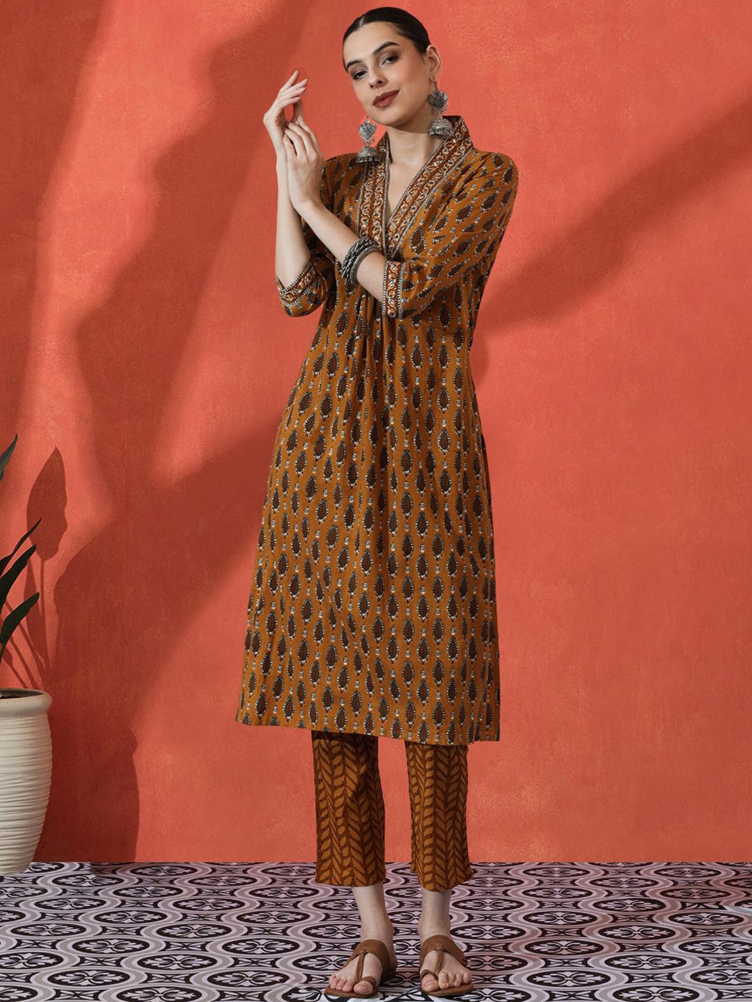 

Sangria Embroidered Pure Cotton Straight Kurta & Trousers, Mustard