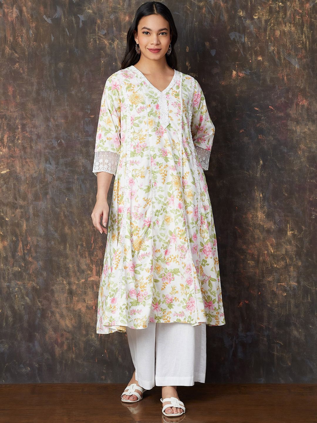 

Melange by Lifestyle Women Floral Printed Thread Work Kurta, Off white
