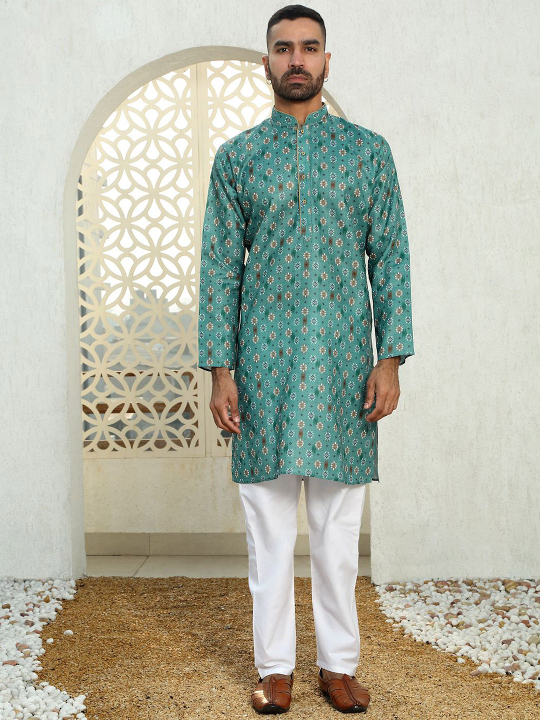 

KRAFT INDIA Men Floral Printed Thread Work Kurta, Green
