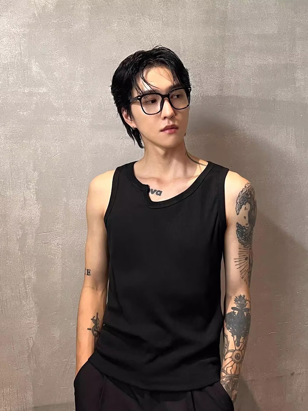 

StyleCast x Revolte Men T-shirt, Black