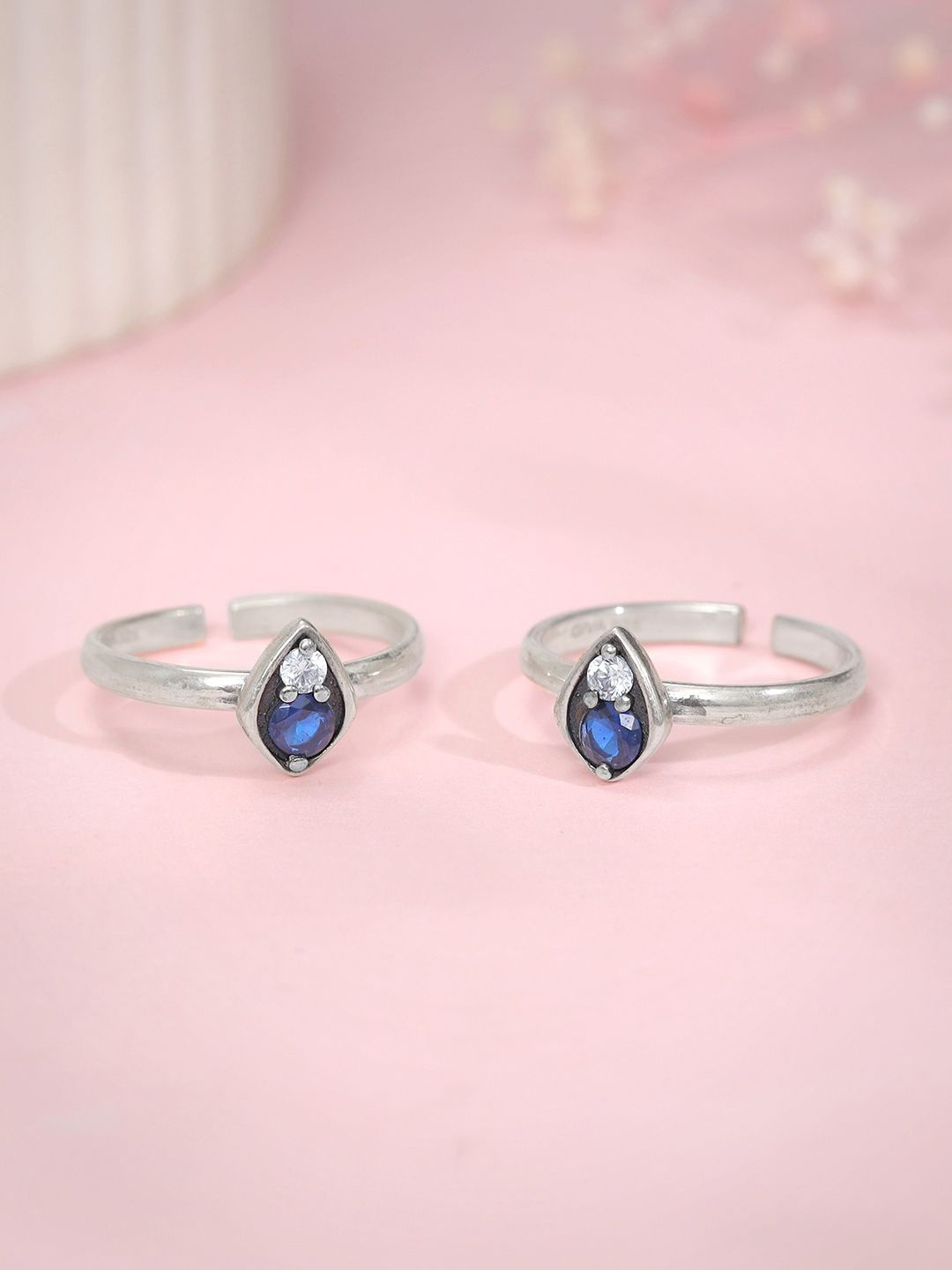 

GIVA Silver-Plated Oxidised Toe Rings