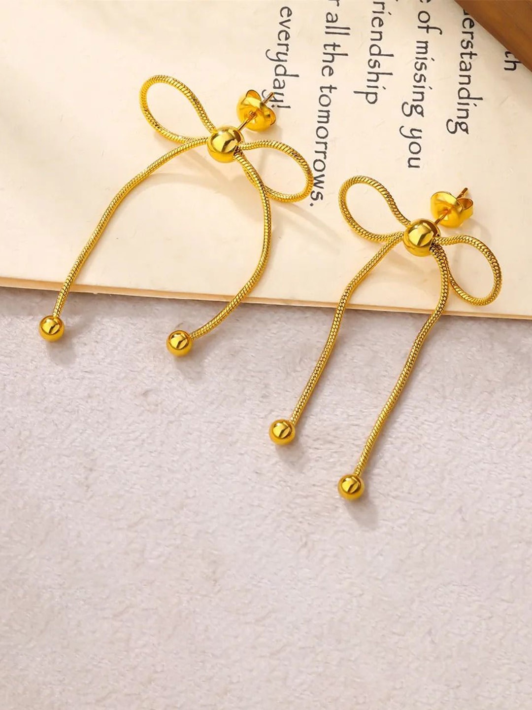 

DressBerry Contemporary Drop Earrings, Gold