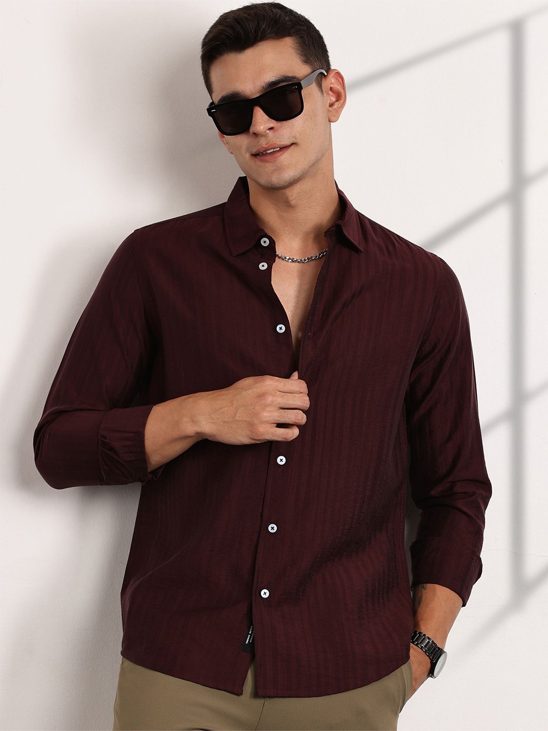 

Thomas Scott Men Classic Slim Fit Opaque Casual Shirt, Purple