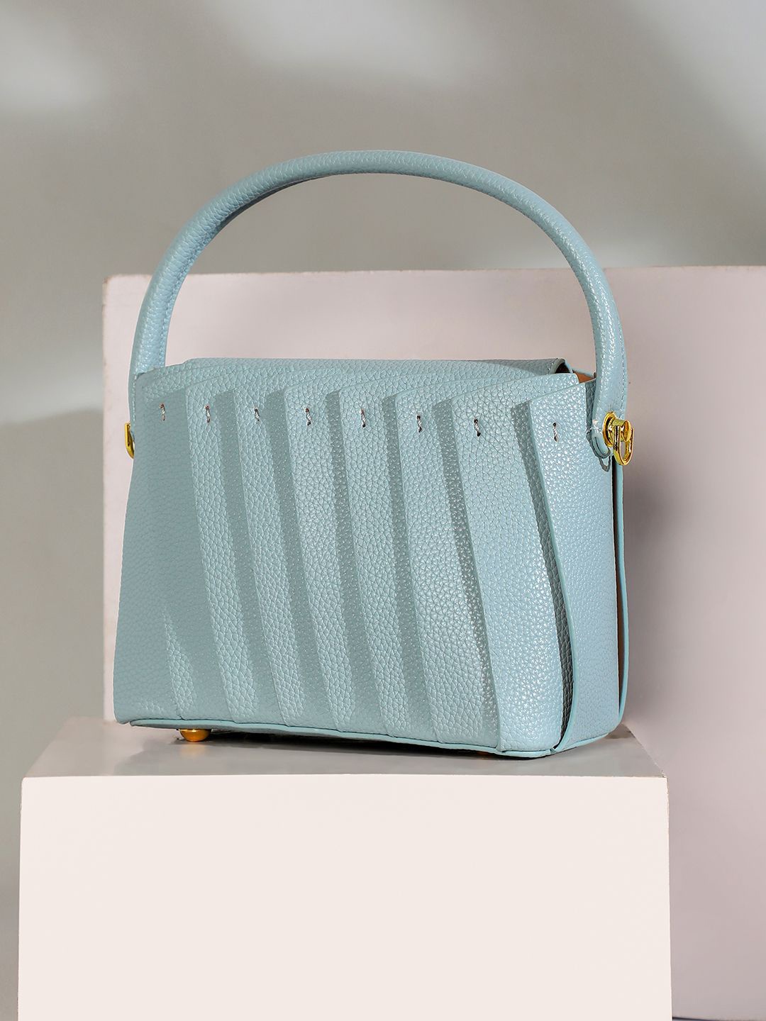 

HAUTE SAUCE by Campus Sutra Leather Structured Shoulder Bag, Blue