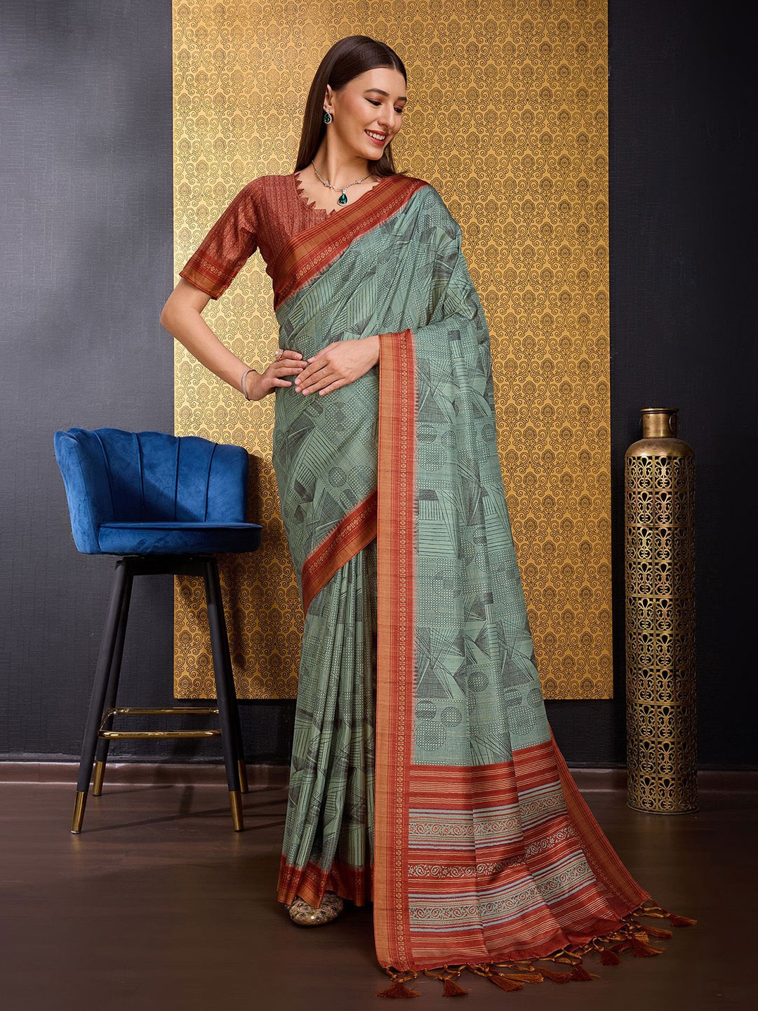 

DIVASTRI Silk Blend Sambalpuri Saree, Teal