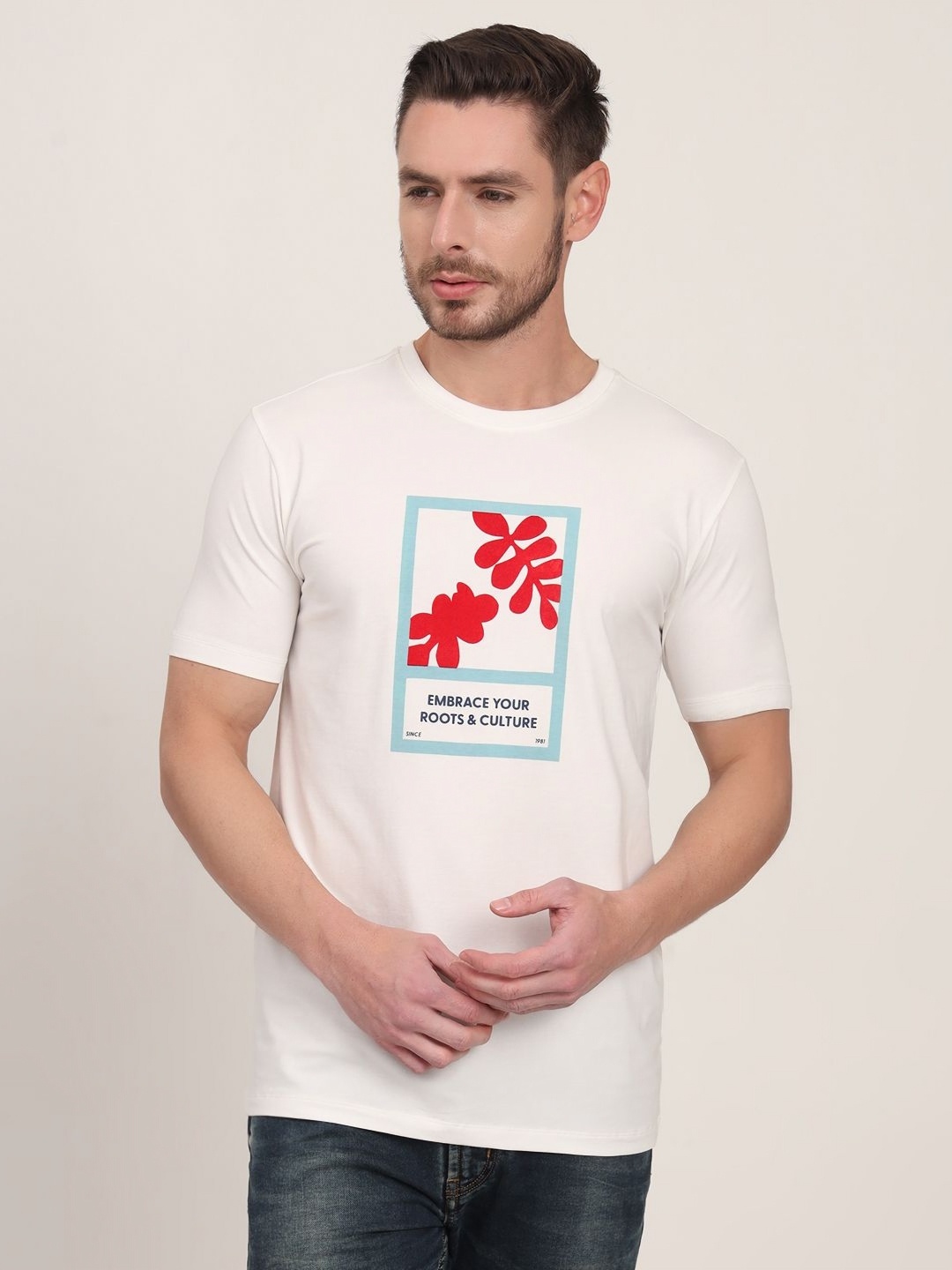 

JADE BLUE Men Printed Applique Slim Fit T-shirt, White