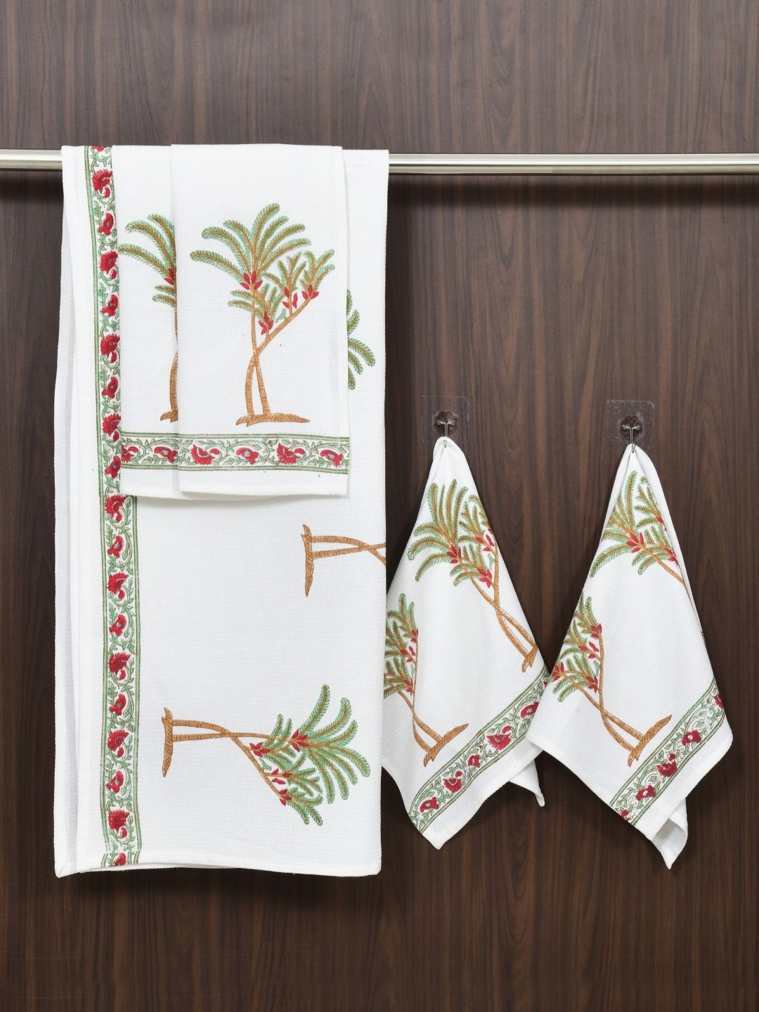 

BLOCKS OF INDIA Green & White 5 Piece Printed Cotton 210 GSM Towel Set