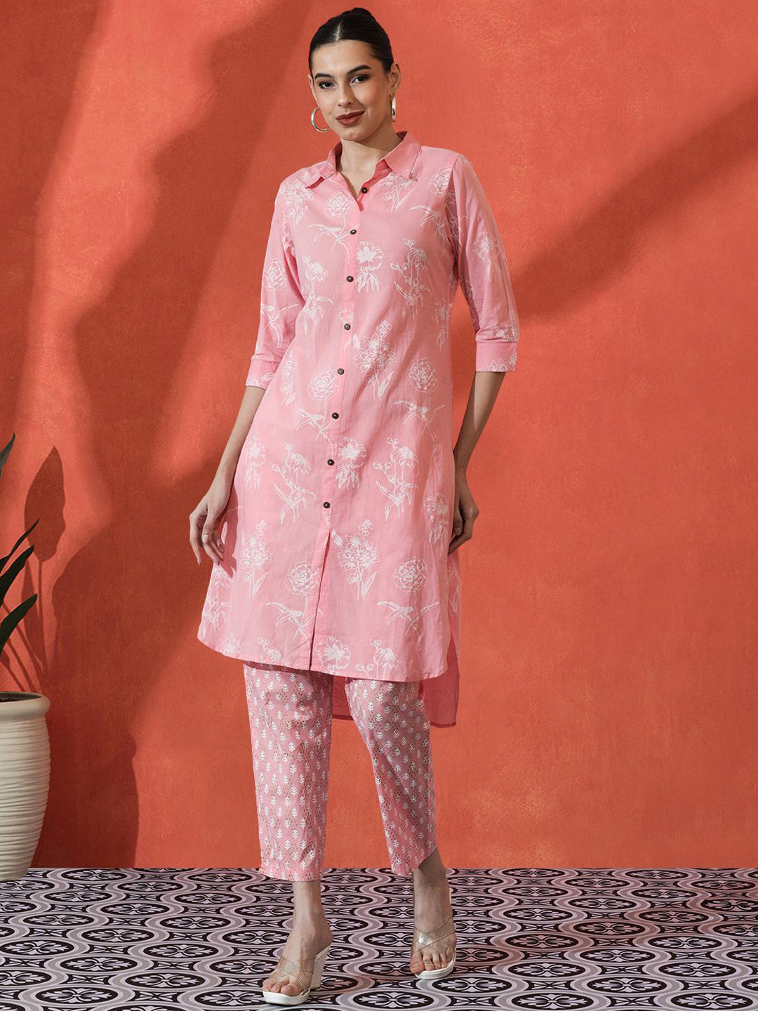

Sangria Floral Printed Pure Cotton Kurta & Trousers Set, Pink