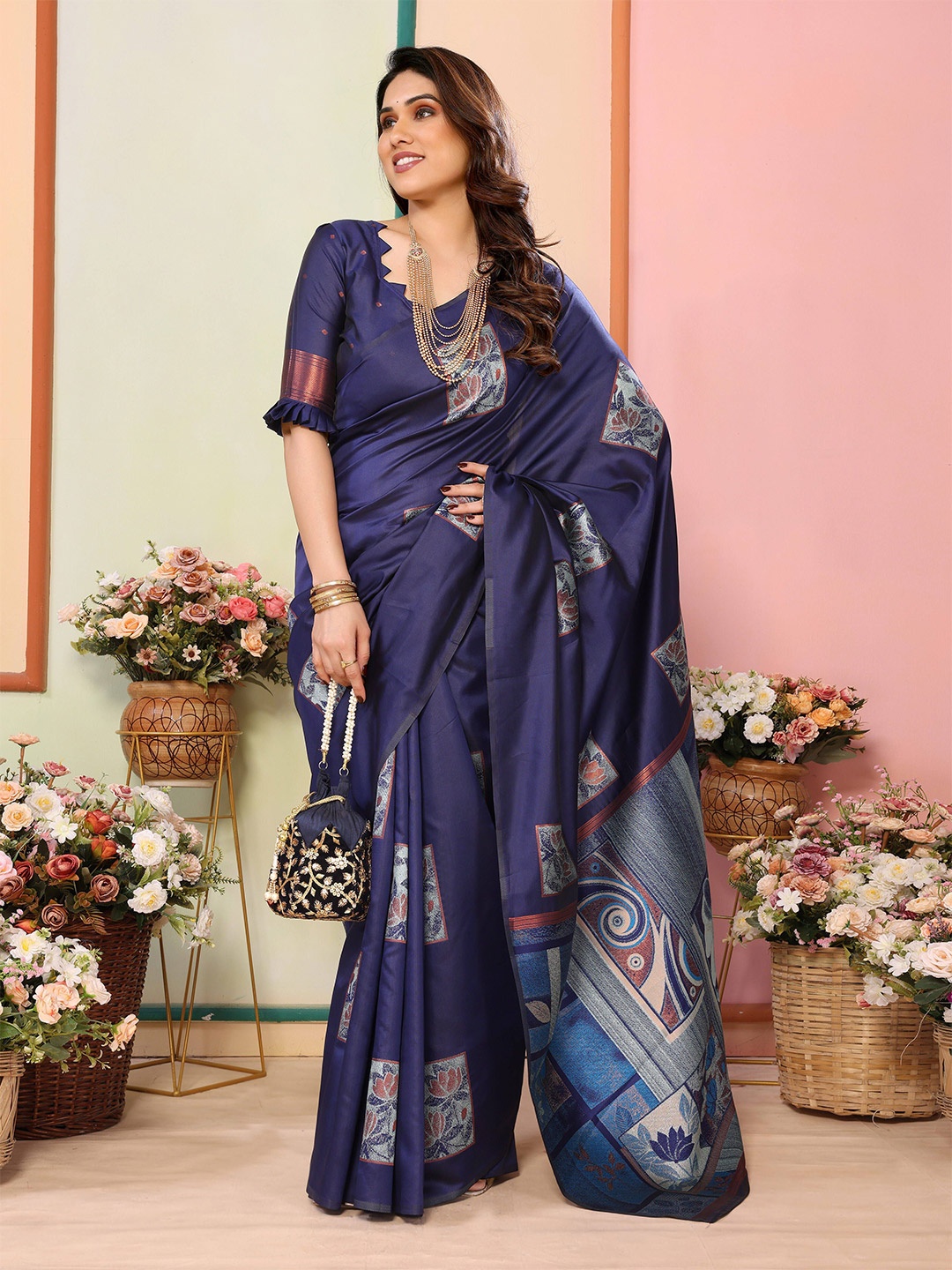 

Moda Rapido Floral Zari Silk Blend Banarasi Saree, Navy blue