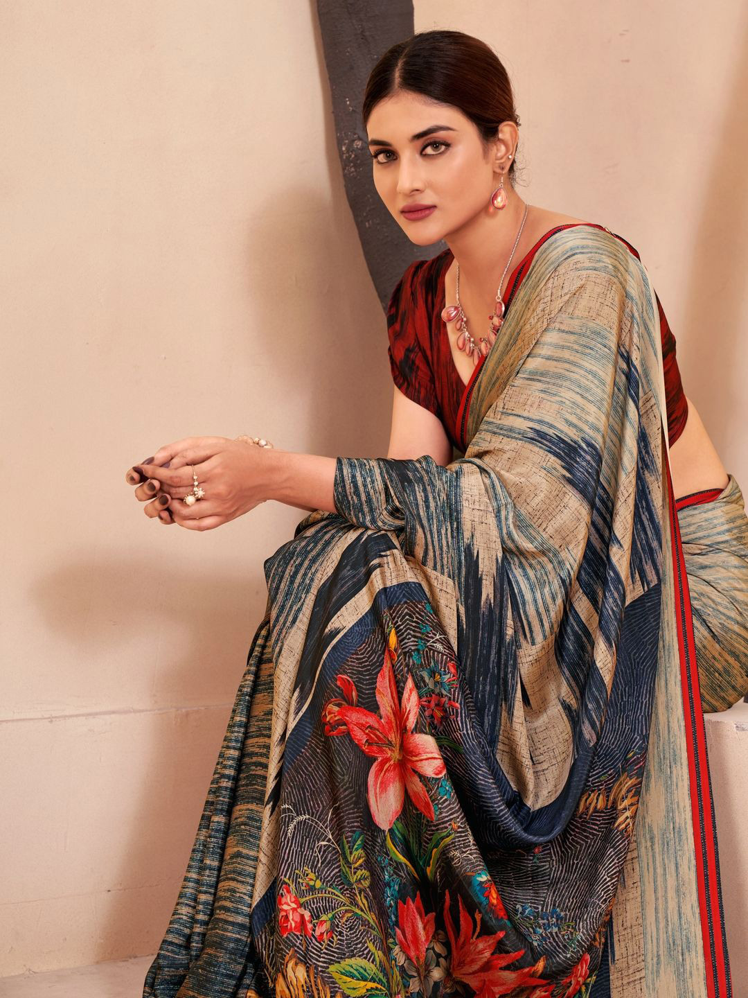 

Suha Floral Poly Crepe Saree, Grey