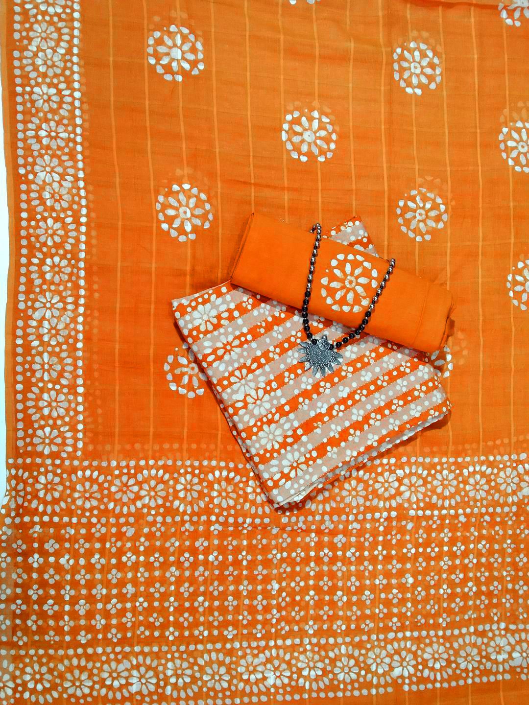 

Farooq Dyeing Floral Printed Pure Cotton Unstitched Dress Material, Orange