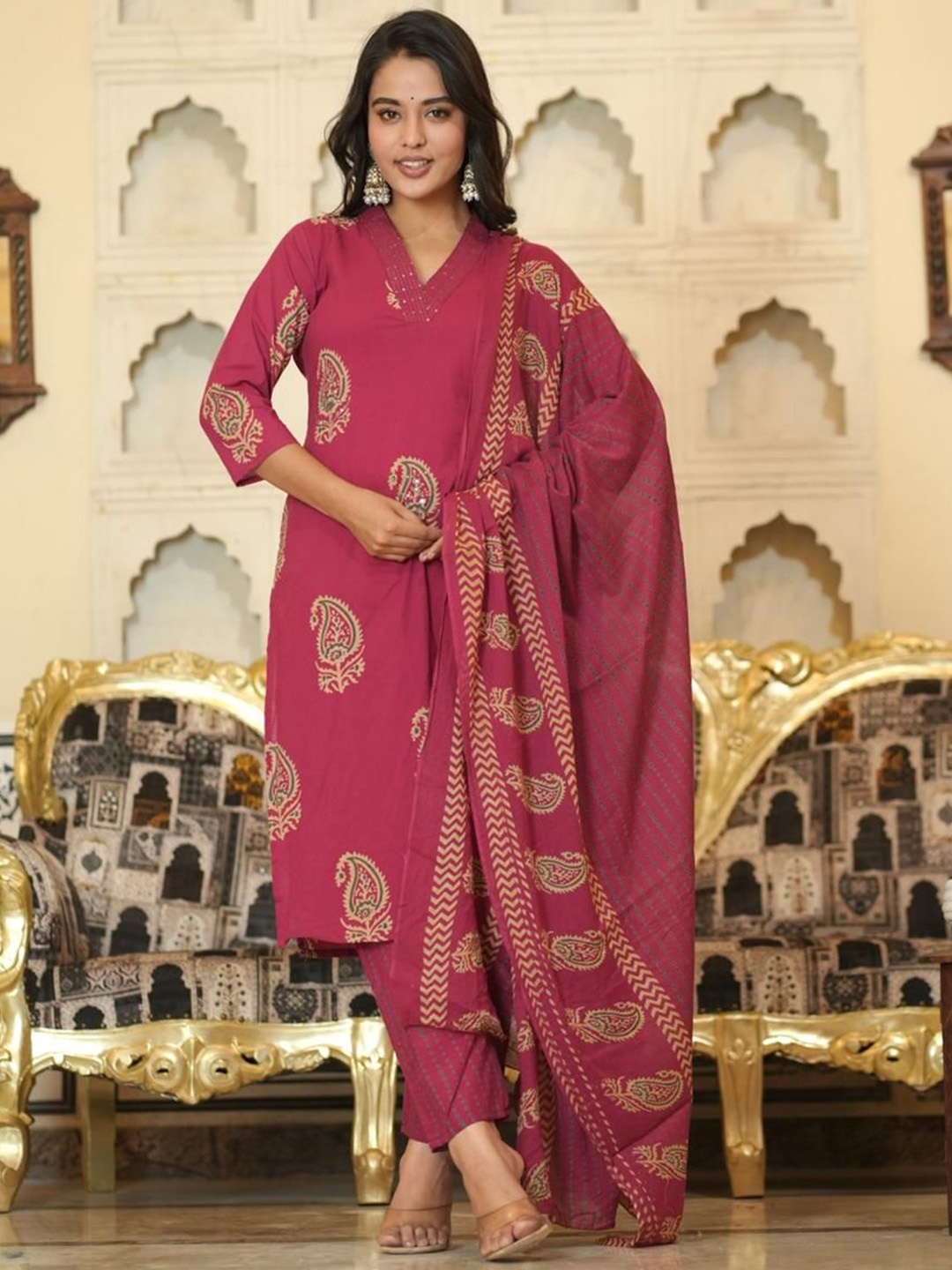 

QBO FASHION Women Floral Printed Regular Pure Cotton Kurta with Trousers & With Dupatta, Pink