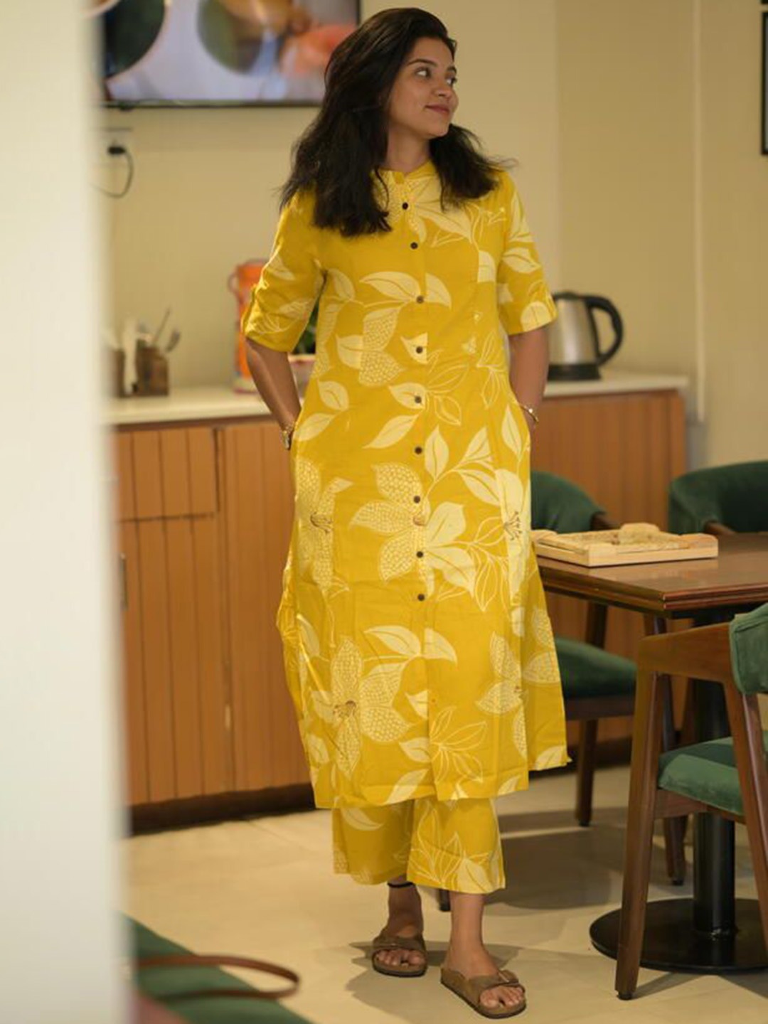 

DIVASTRI Women Floral Printed Regular Kurta with Palazzos, Yellow