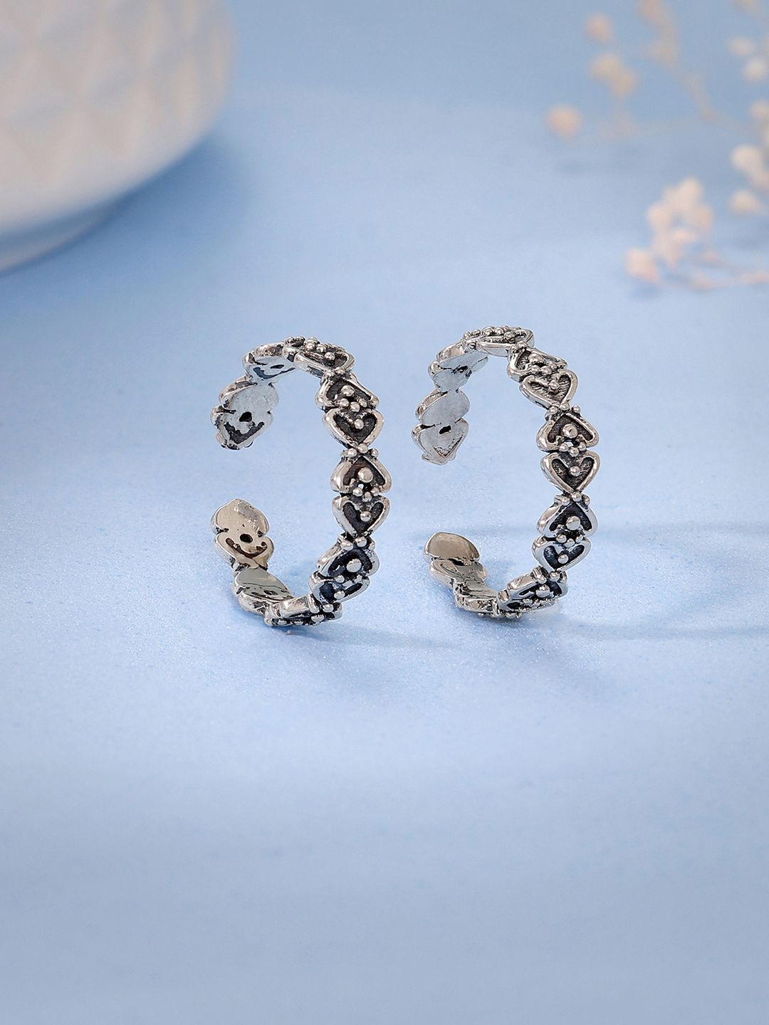 

GIVA Silver-Plated Oxidised Toe Rings