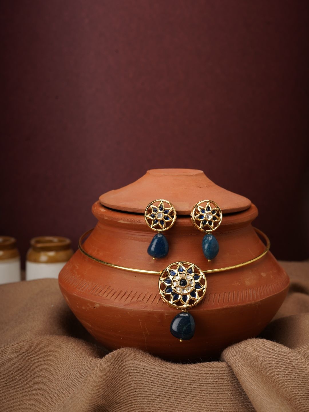 

AARSEE OFFICIAL Anti-Tarnish 22Kt Gold Plated Ornate Hasli