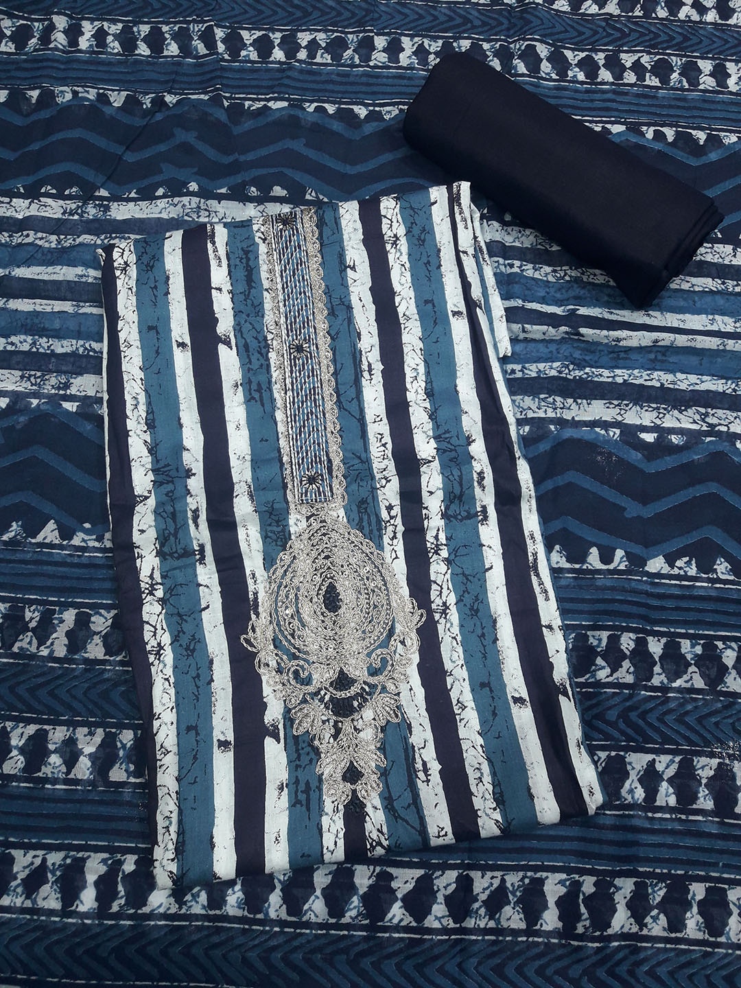 

REET MAHAL Striped Printed Zari Pure Cotton Unstitched Dress Material, Blue