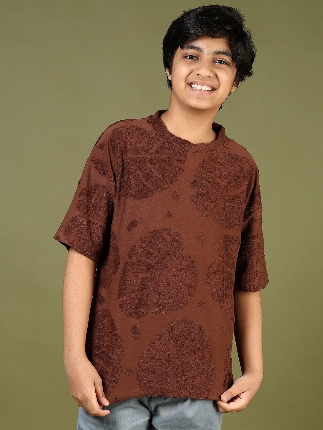 

V-Mart Boys Pockets T-shirt, Brown
