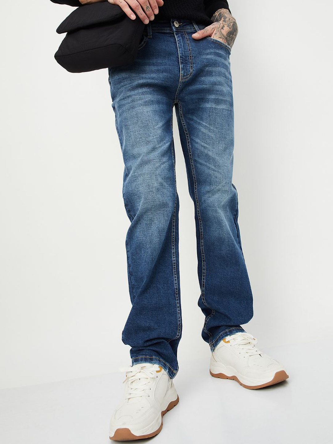 

max Men Low Distress Heavy Fade Jeans, Blue