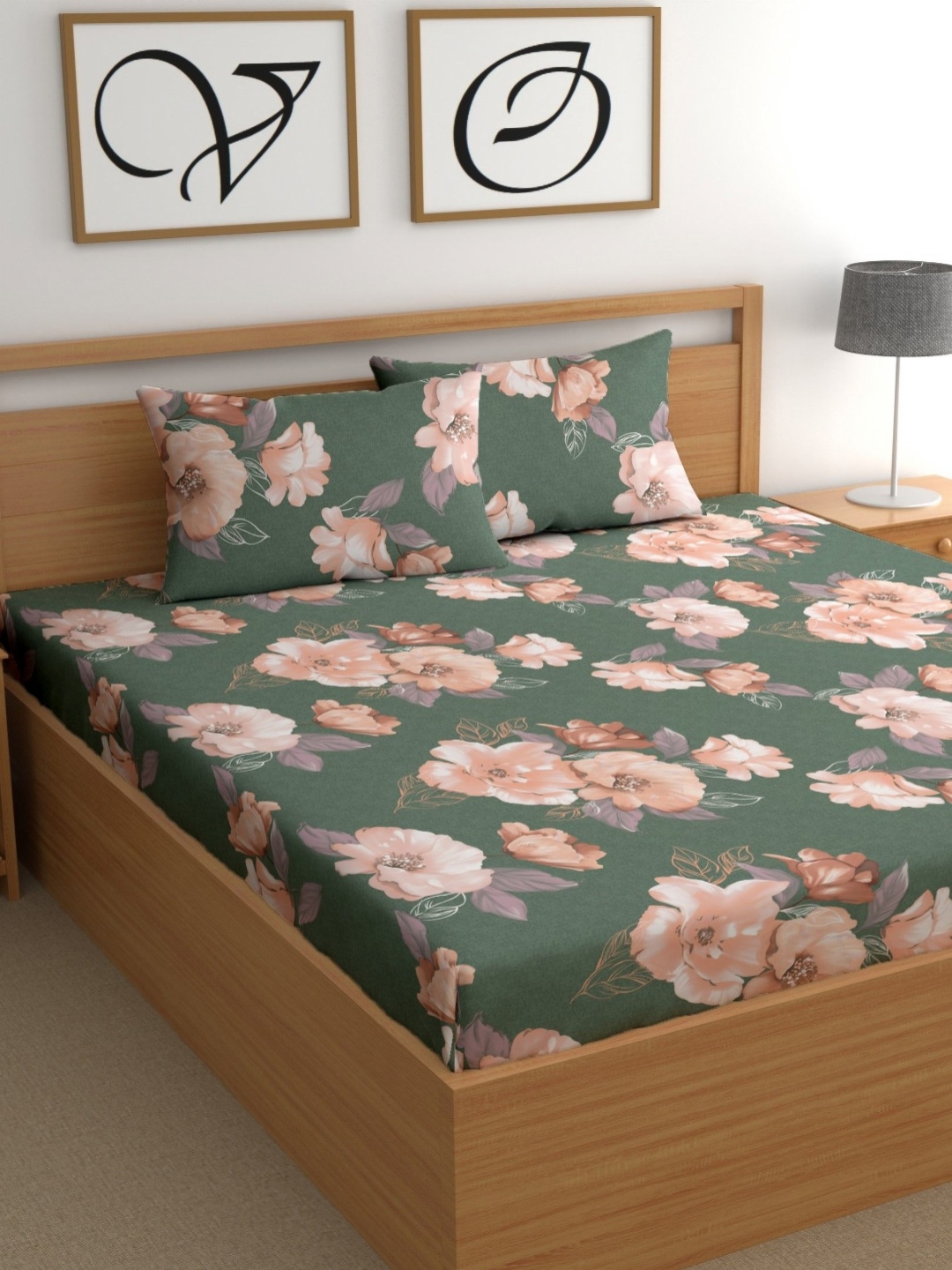 

CG HOMES Green & Peach-Coloured Floral 210 TC King Bedsheet with 2 Pillow Covers