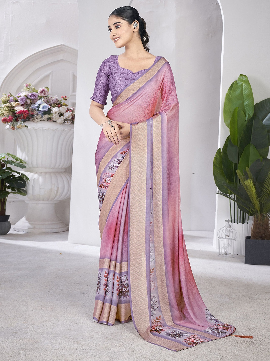 

Rekha Maniyar Floral Zari Pure Chiffon Saree, Pink