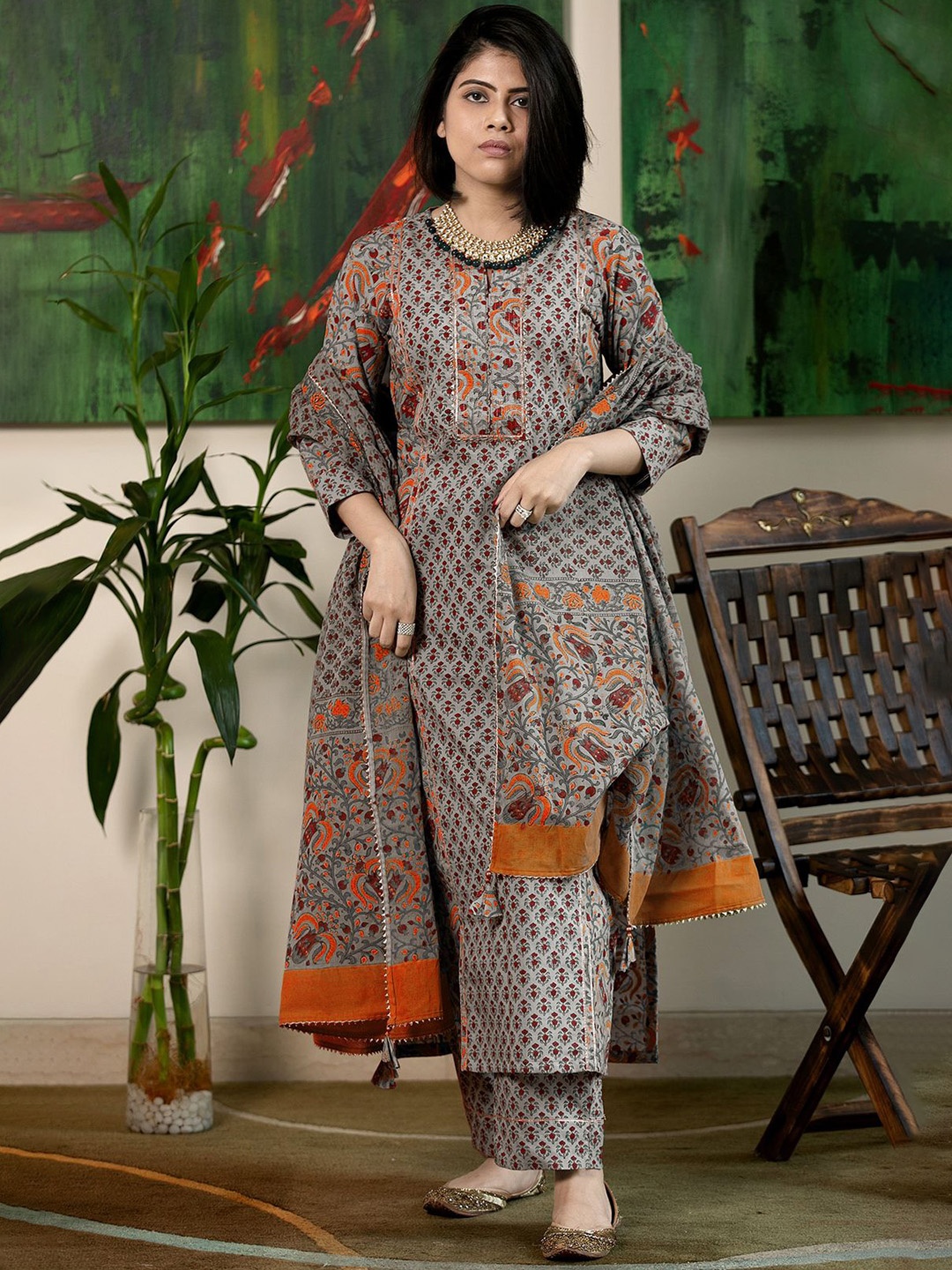 

KALINI Women Floral Printed Regular Kurta with Trousers & With Dupatta, Grey