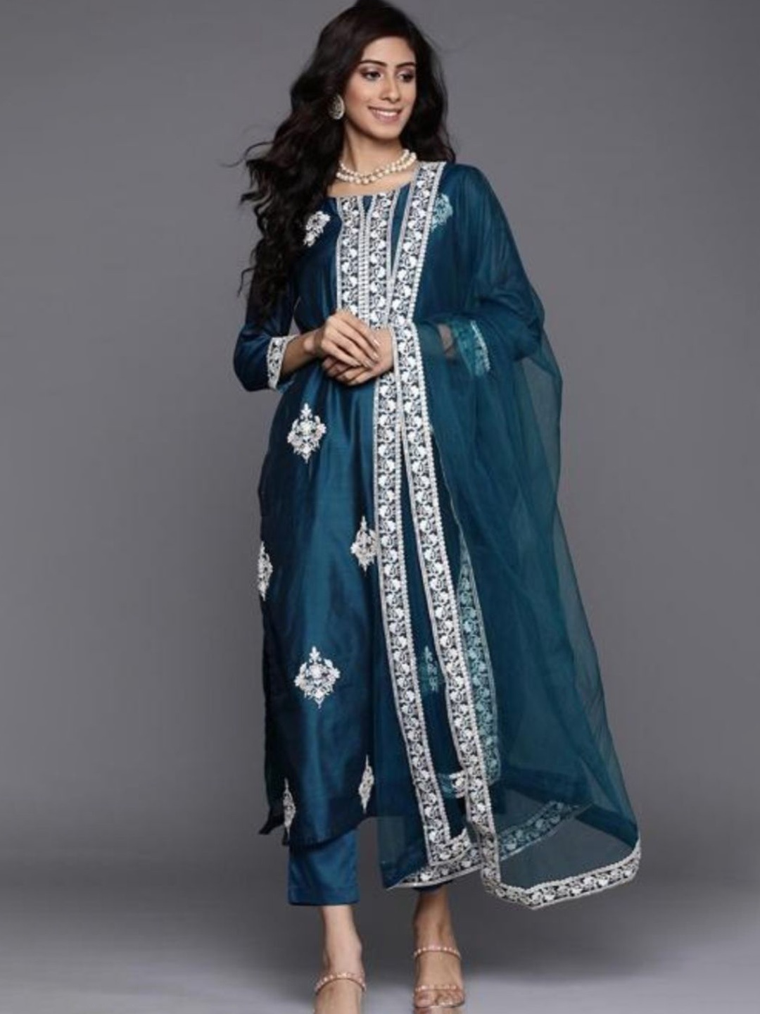 

BAESD Women Ethnic Motifs Embroidered Regular Kurta with Trousers & With Dupatta, Navy blue