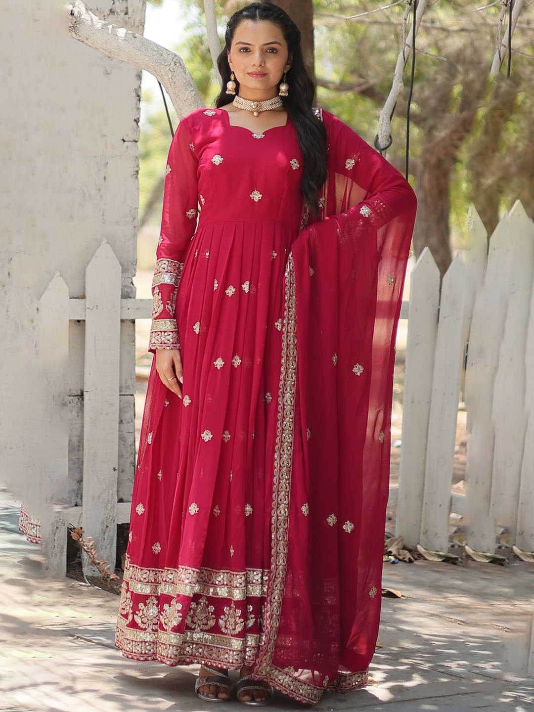 

Ethnic Yard Women Floral Embroidered Georgette Anarkali Kurta, Pink