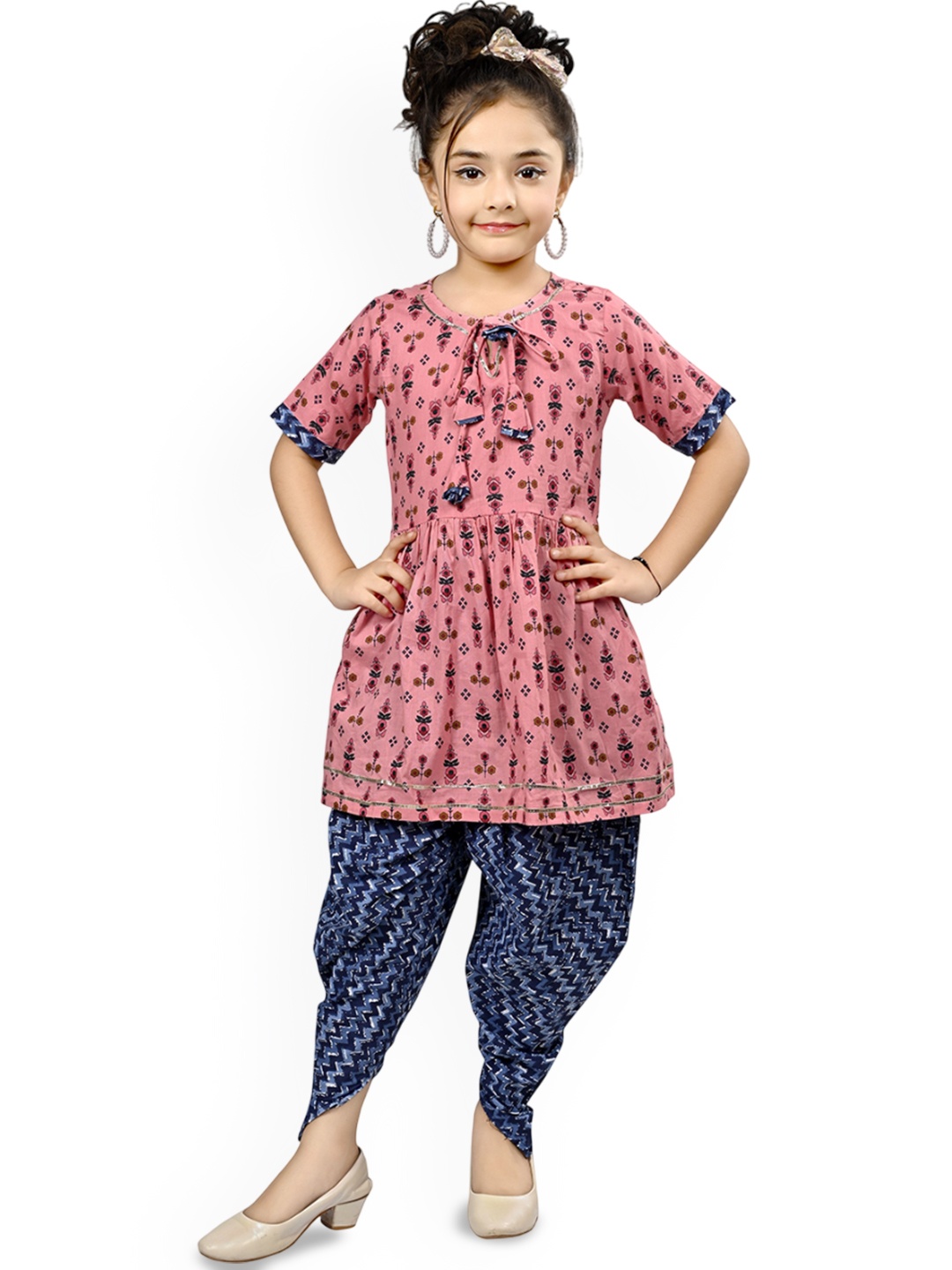 

Kidotsav Girls Floral Printed Regular Kurti with Dhoti Pants, Pink