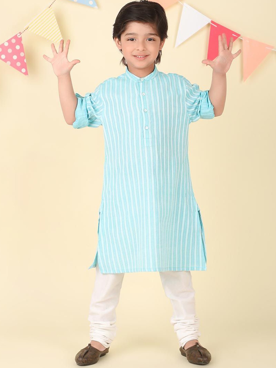 

Fabindia Boys Striped Flared Sleeves Thread Work Kurta, Blue