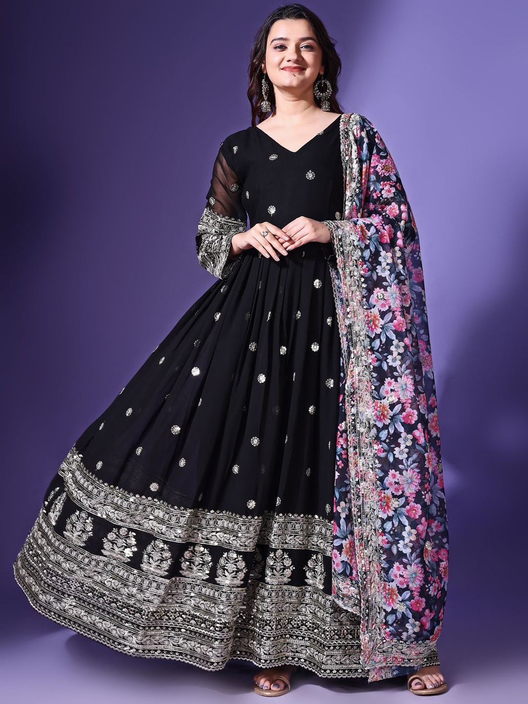 

Anara Women Floral Embroidered Georgette Anarkali Kurta, Black