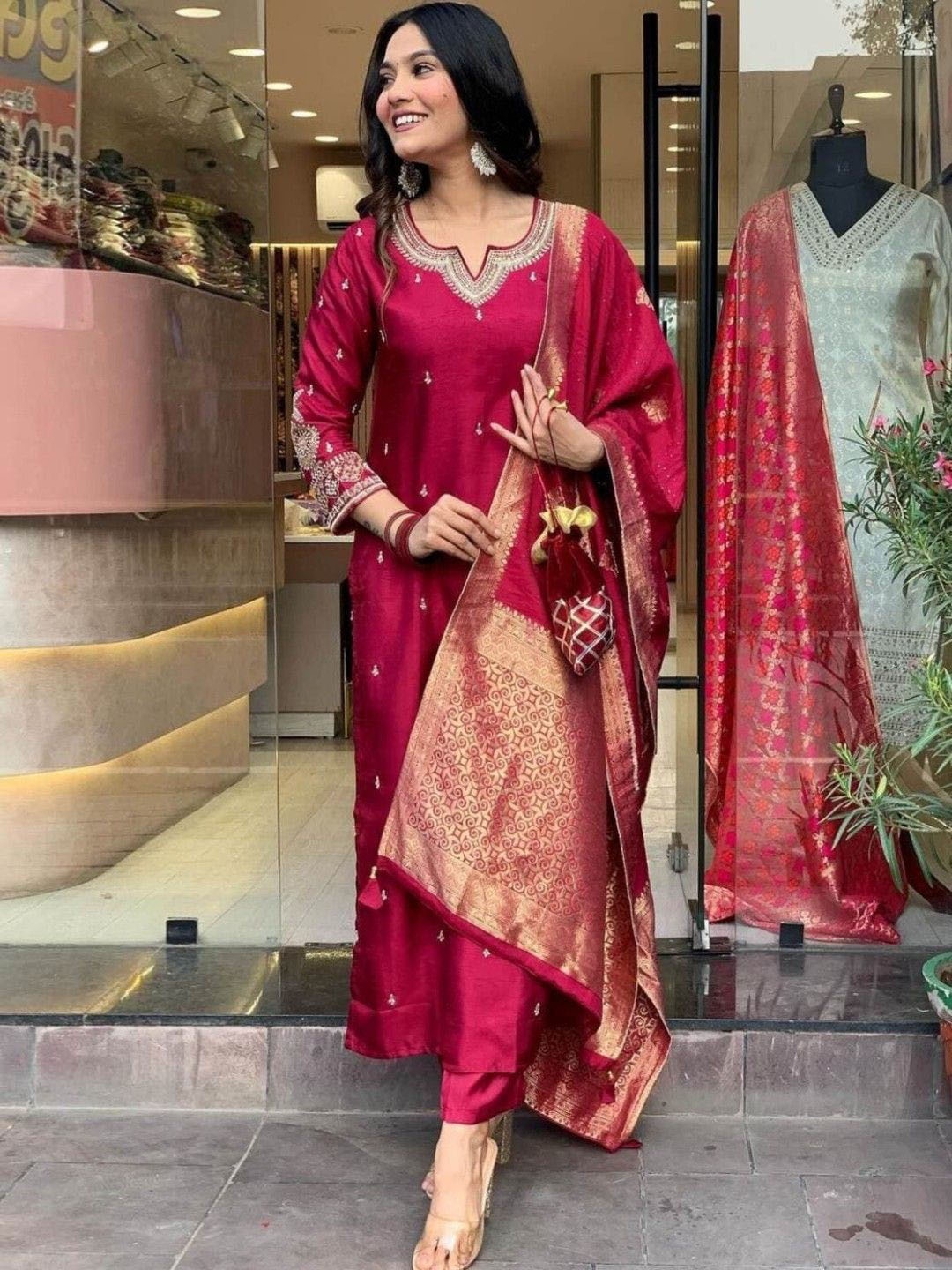 

PRIHAL ART Women Floral Embroidered Regular Thread Work Chanderi Silk Kurta with Trousers & With Dupatta, Maroon